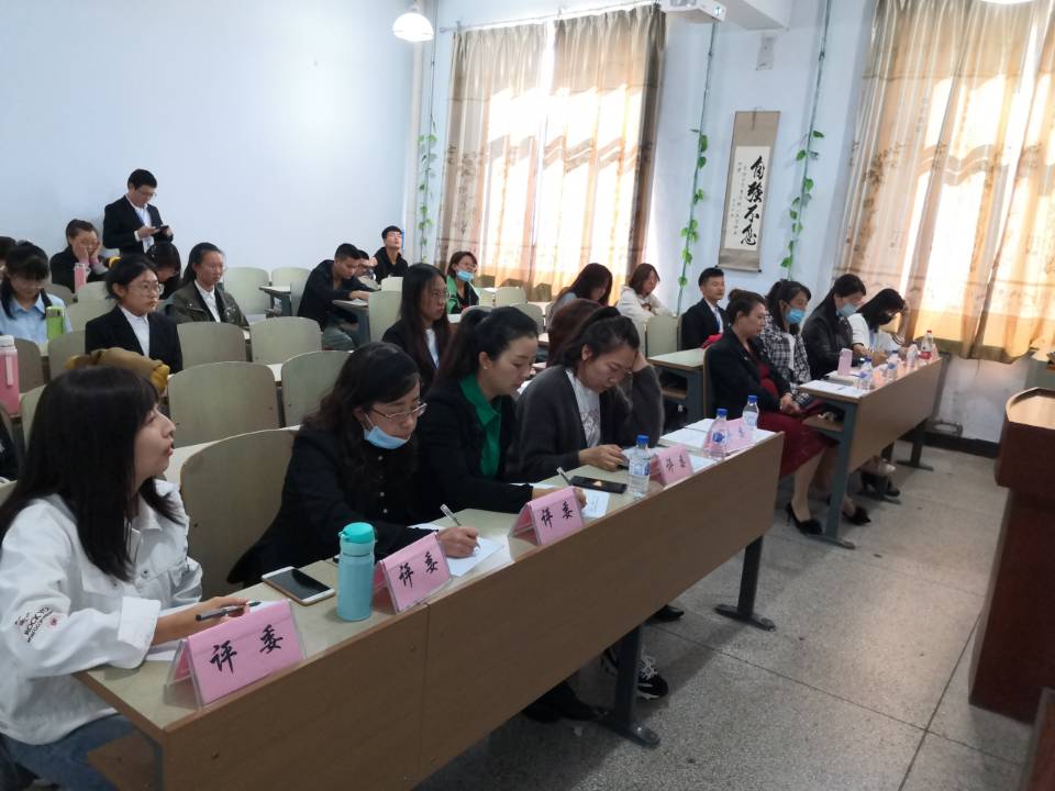 评委 (3).jpg